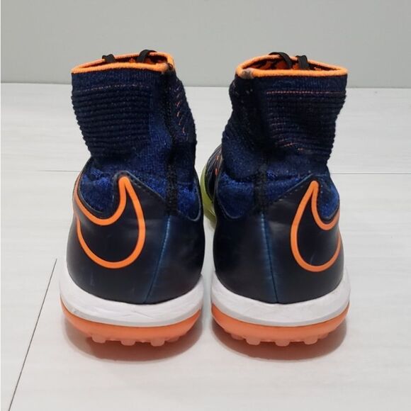 NIKE youth hypervenom cleats - Picture 6 of 12